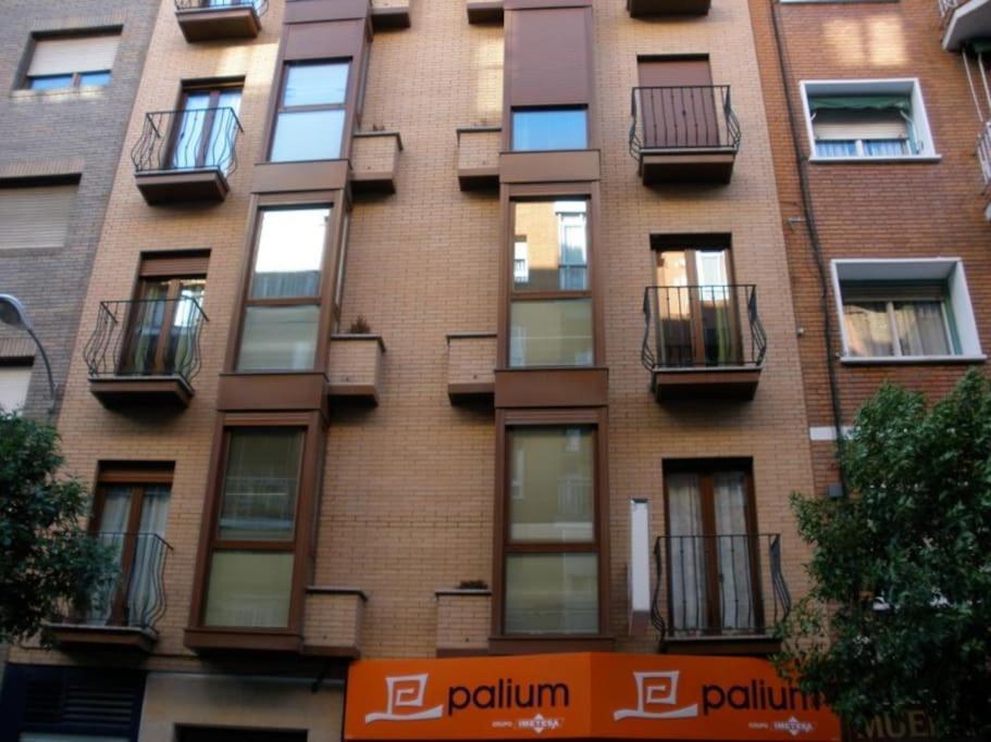 Balcon Con Luz Natural Madri Exterior foto